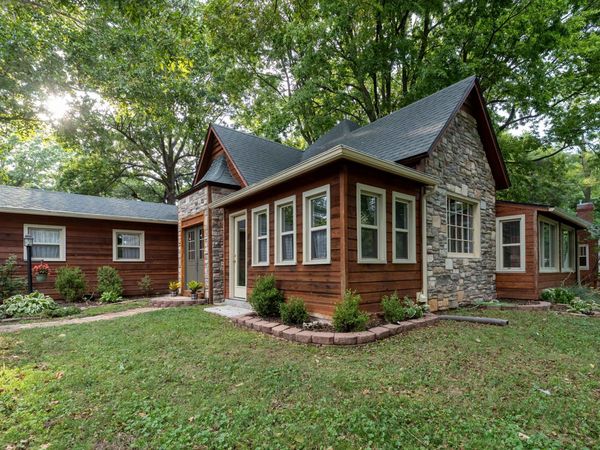 1649 S Jefferson Avenue, Springfield, MO 65807