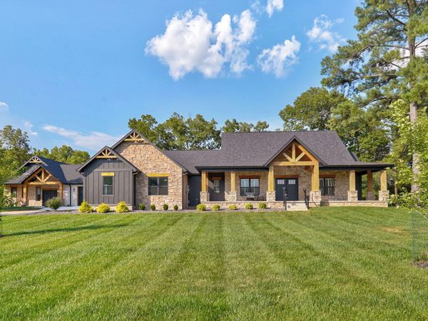 781 Seven Pines Drive, Chestnutridge, MO 65630