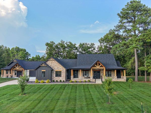 781 Seven Pines Drive , Chestnutridge, MO 65630