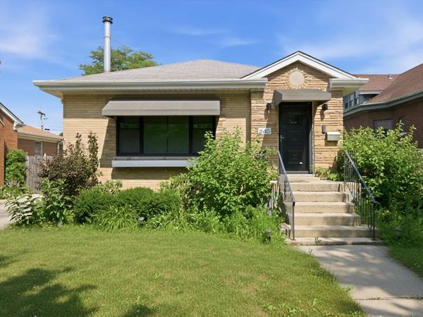 940 N Oak Park Avenue , Oak Park, IL 60302