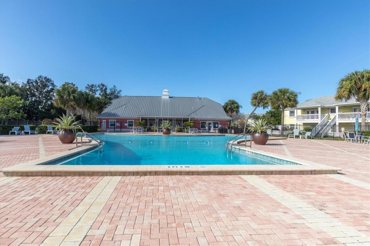 102 Pompano Drive Se, Unit C, Saint Petersburg, FL 33705 Photo