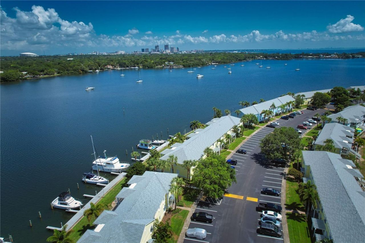 102 Pompano Drive Se, Unit C, Saint Petersburg, FL 33705 Photo