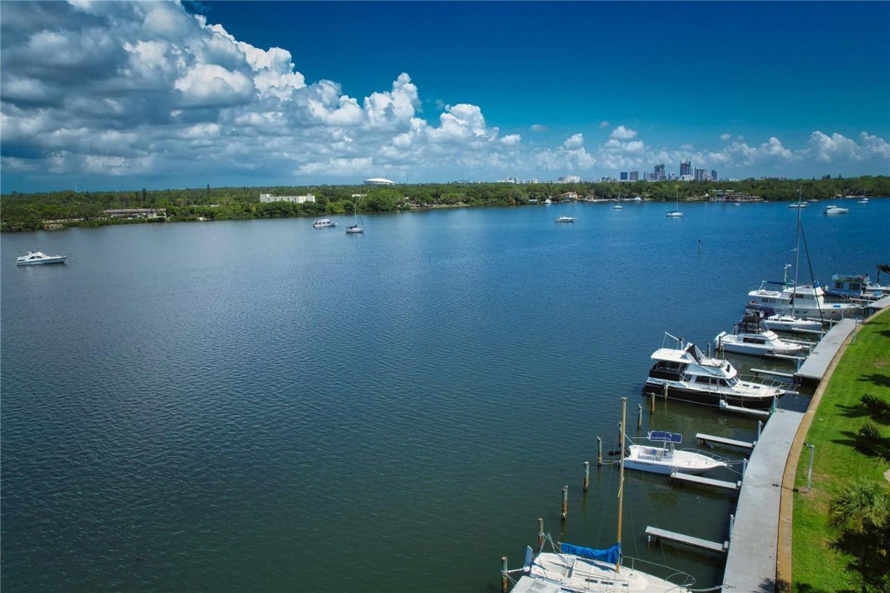 102 Pompano Drive Se, Unit C, Saint Petersburg, FL 33705 Photo