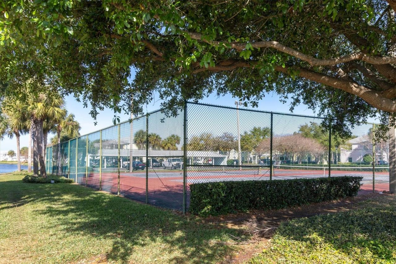102 Pompano Drive Se, Unit C, Saint Petersburg, FL 33705 Photo