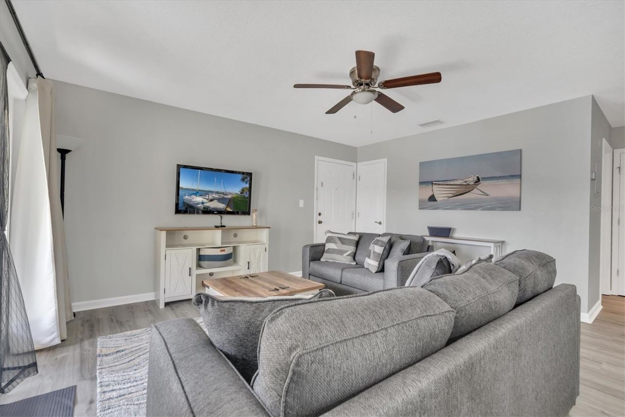102 Pompano Drive Se, Unit C, Saint Petersburg, FL 33705 Photo