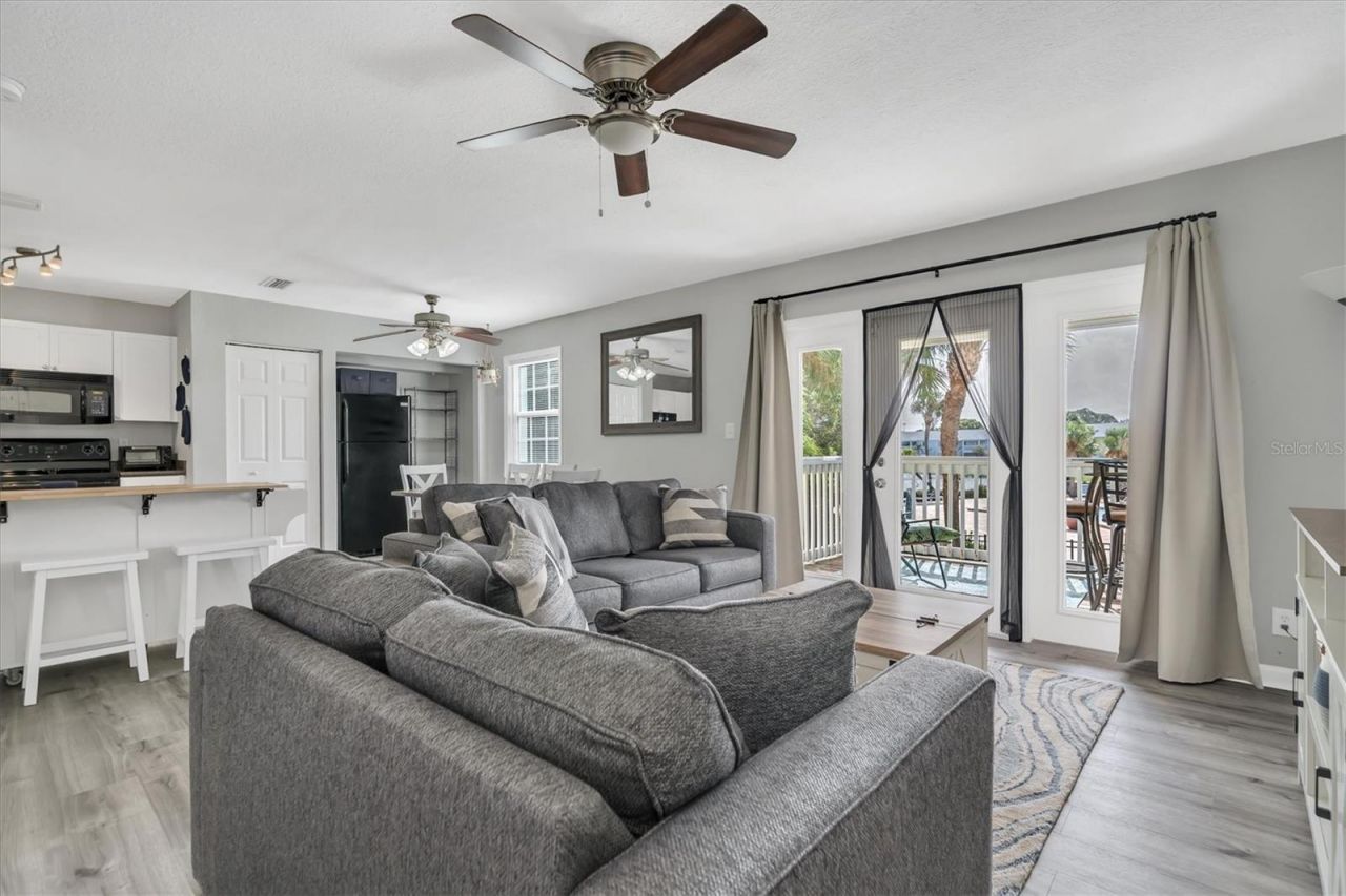 102 Pompano Drive Se, Unit C, Saint Petersburg, FL 33705 Photo