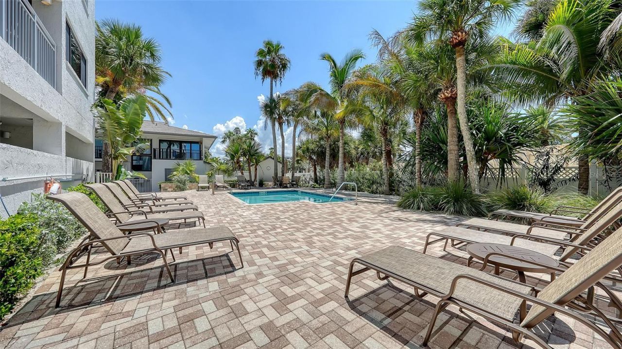 1001 Point Of Rocks Road, Unit 310, Sarasota, FL 34242 Photo