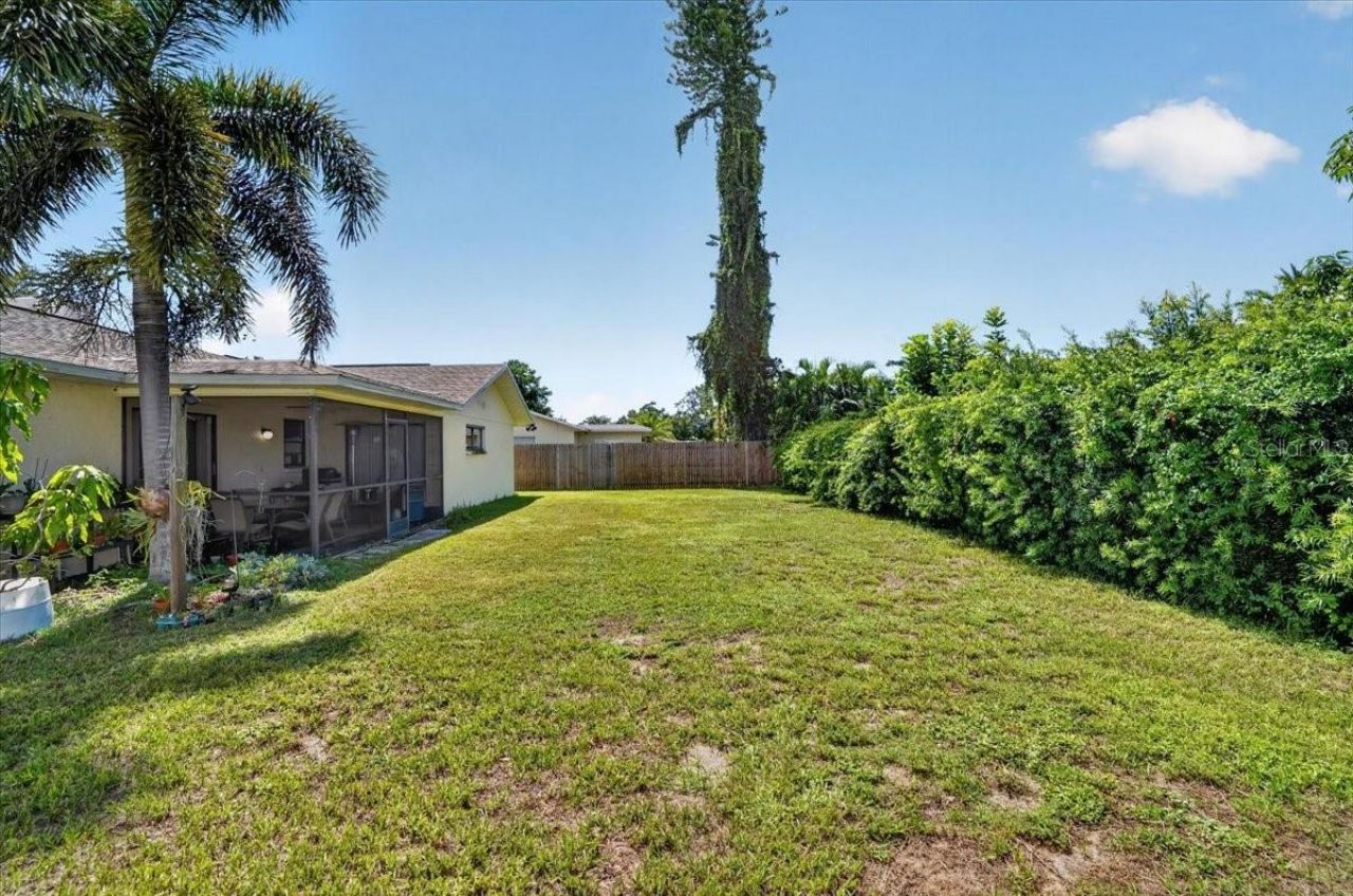 5031 Brandeis Circle S, Sarasota, FL 34243 Photo