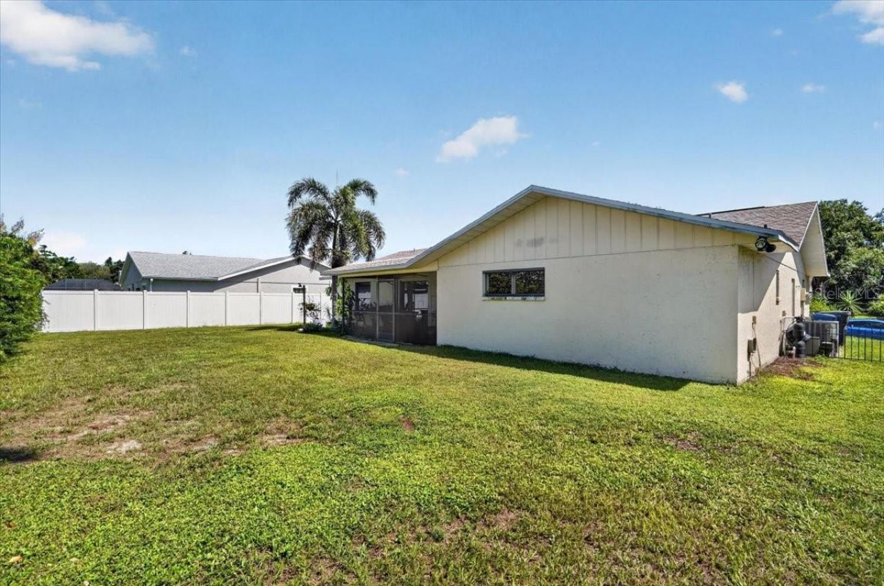 5031 Brandeis Circle S, Sarasota, FL 34243 Photo
