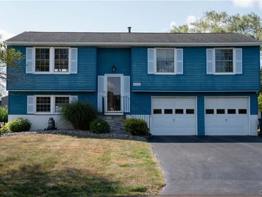 4956 Blacksmith, Liverpool, NY 13088