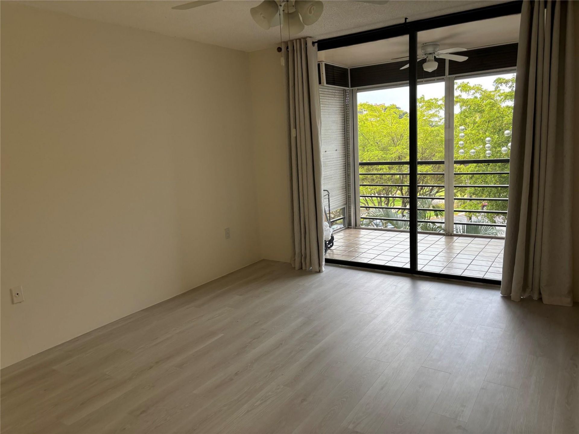 1100 Saint Charles Place, Unit 313, Pembroke Pines, FL 33026 Photo