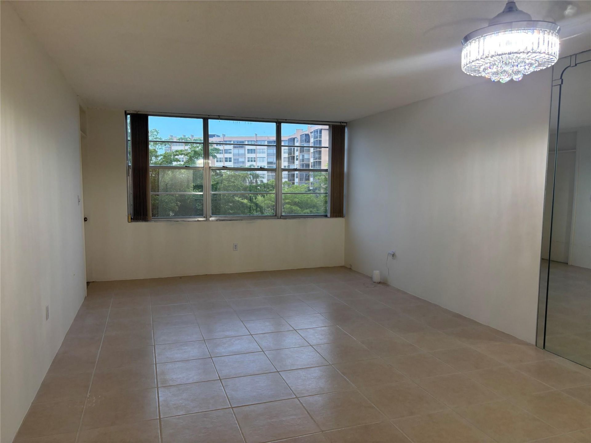 1100 Saint Charles Place, Unit 313, Pembroke Pines, FL 33026 Photo