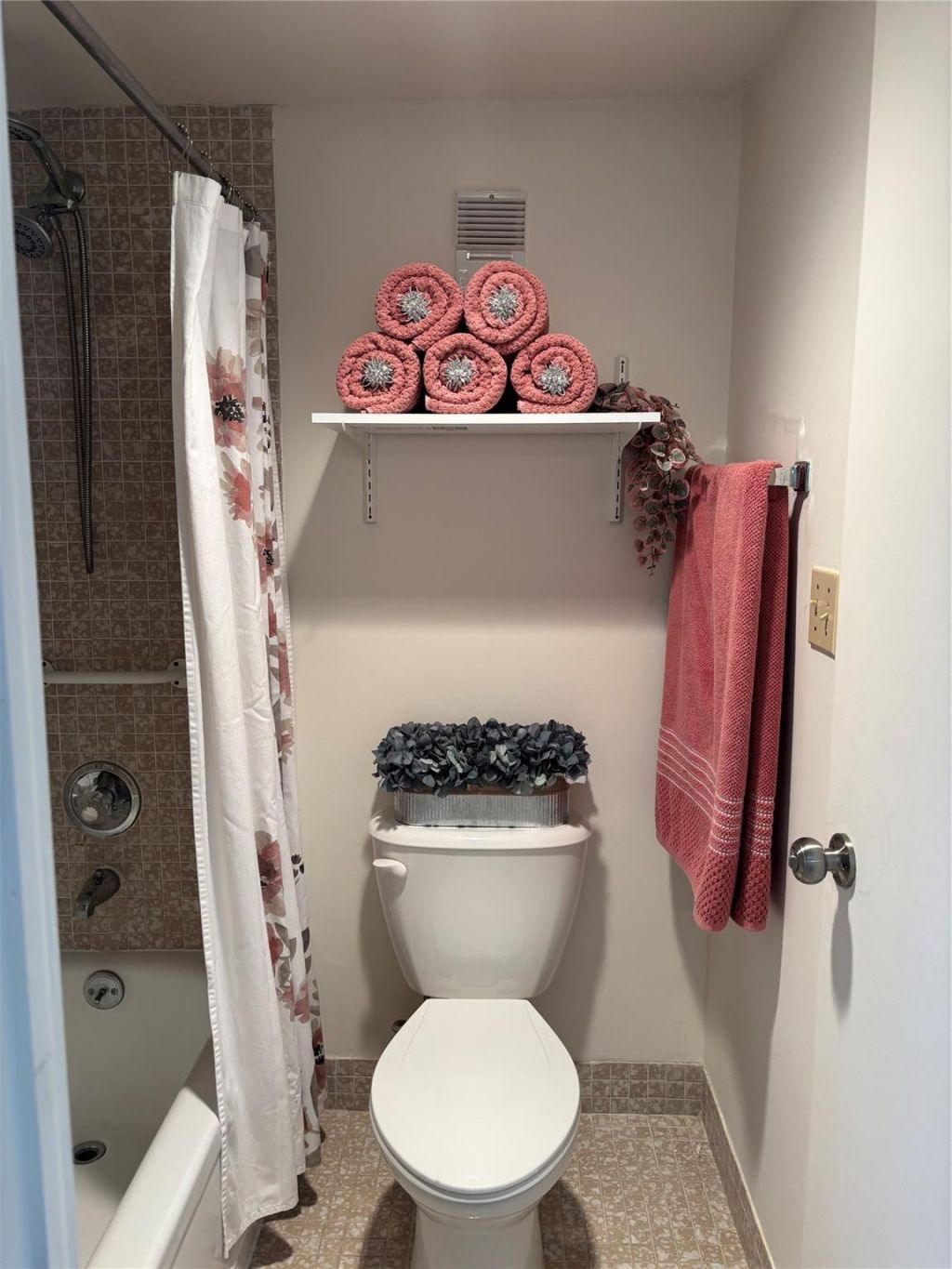 1100 Saint Charles Place, Unit 313, Pembroke Pines, FL 33026 Photo
