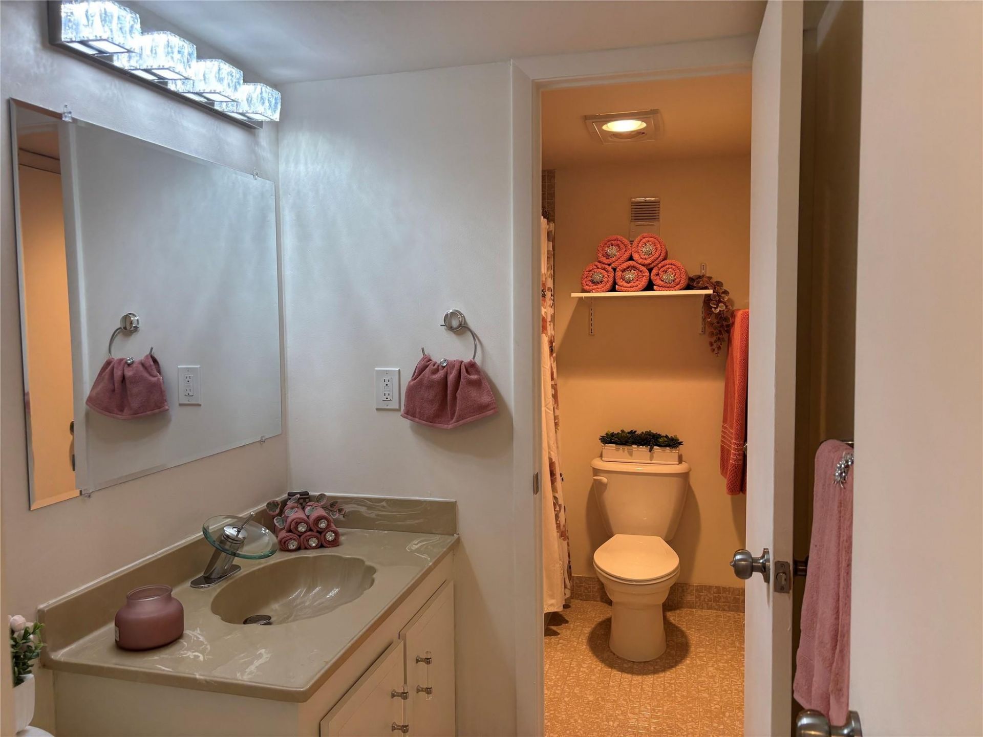 1100 Saint Charles Place, Unit 313, Pembroke Pines, FL 33026 Photo