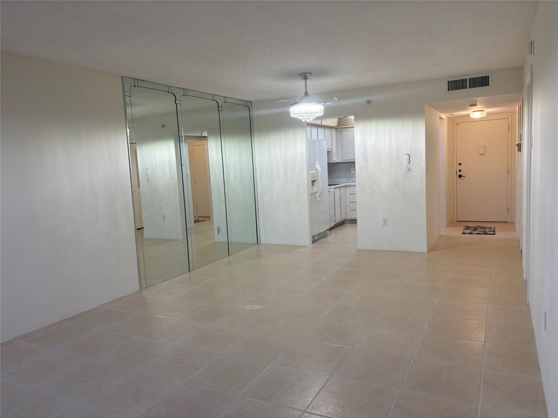 1100 Saint Charles Place, Unit 313, Pembroke Pines, FL 33026 Photo