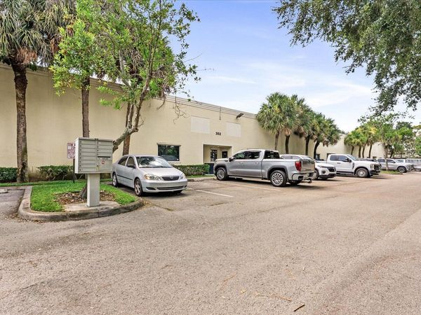 352 Tall Pines Road, Unit G, West Palm Beach, FL 33422
