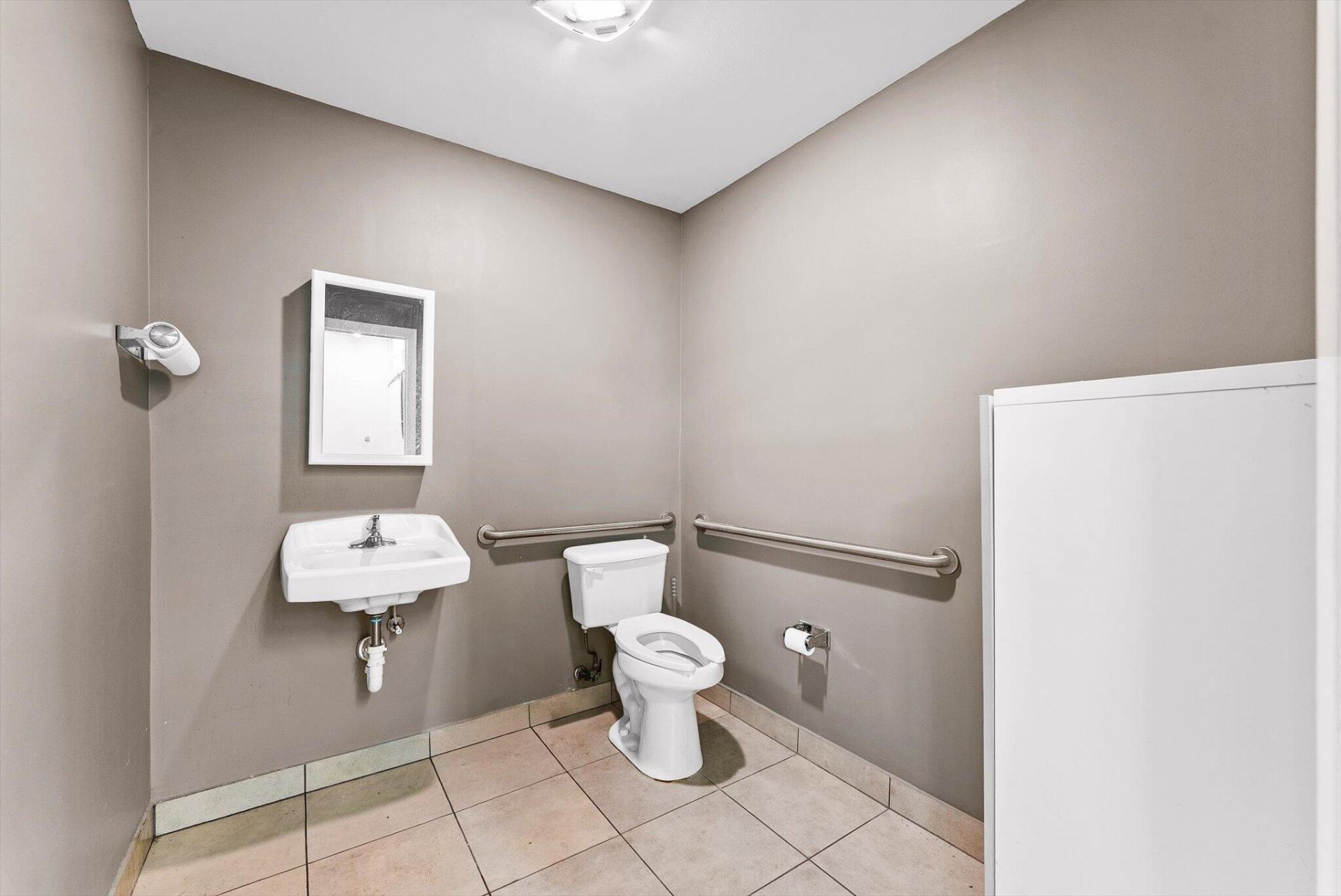 352 Tall Pines Road, Unit G, West Palm Beach, FL 33422 Photo