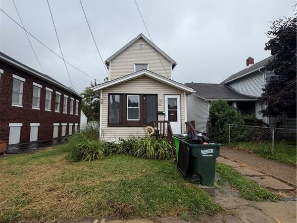 82 Brown Street , Barberton, OH 44203