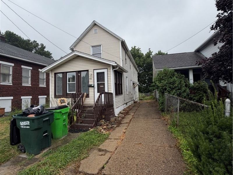 82 Brown Street, Barberton, OH 44203 Photo 2