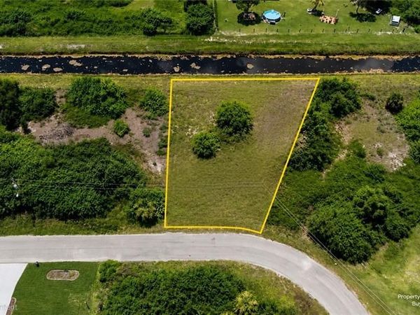 610 Chemstrand ST E, LEHIGH ACRES, FL 33974
