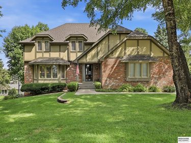 7670 Hickory Street, Omaha, NE 68124