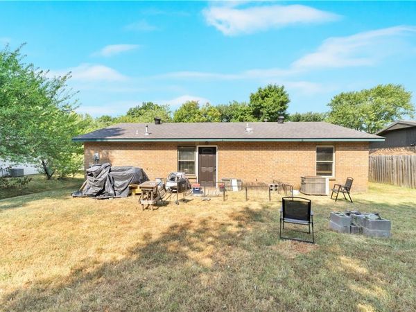 2701 N 3rd Street , Rogers, AR 72756