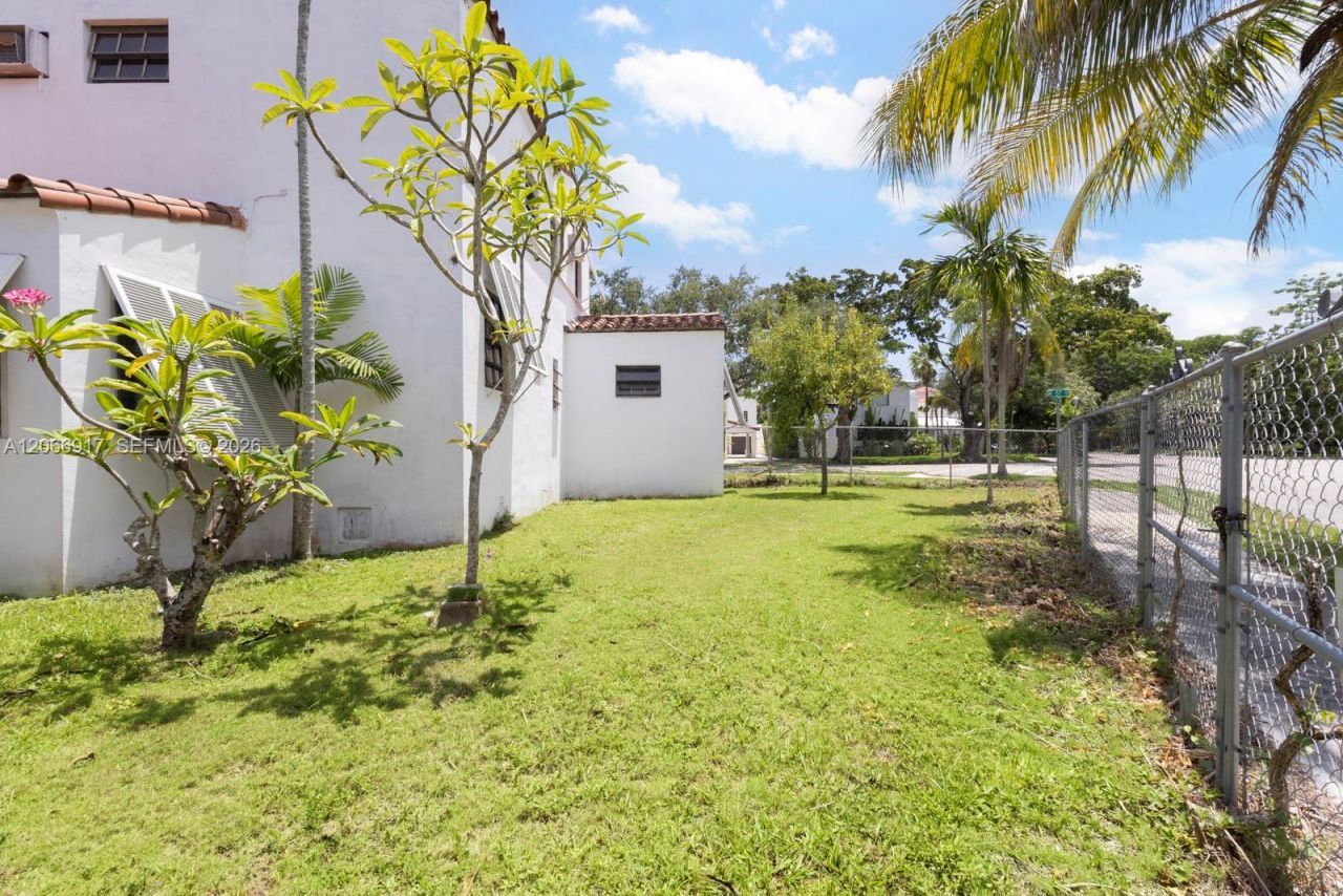 621 NE 57th St, Miami, FL 33137 Photo
