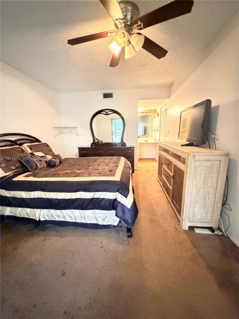 20035 NE 3rd Ct , Unit 6, Miami, FL 33179 Photo