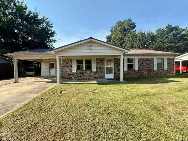 5506 Wendy Street , Paragould, AR 72450