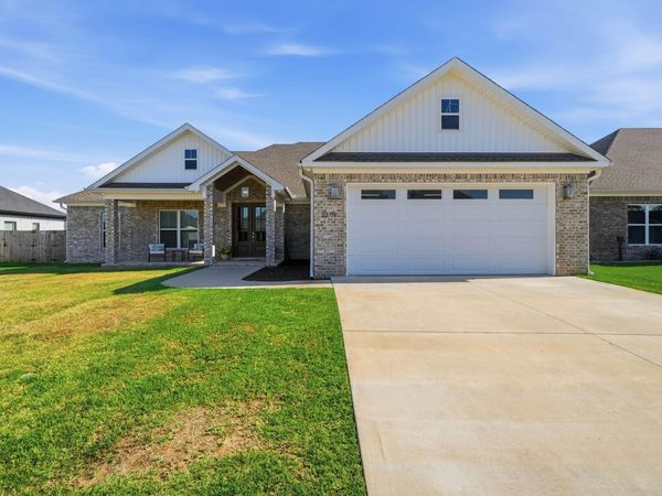 2319 Pleasant Cove, Conway, AR 72034