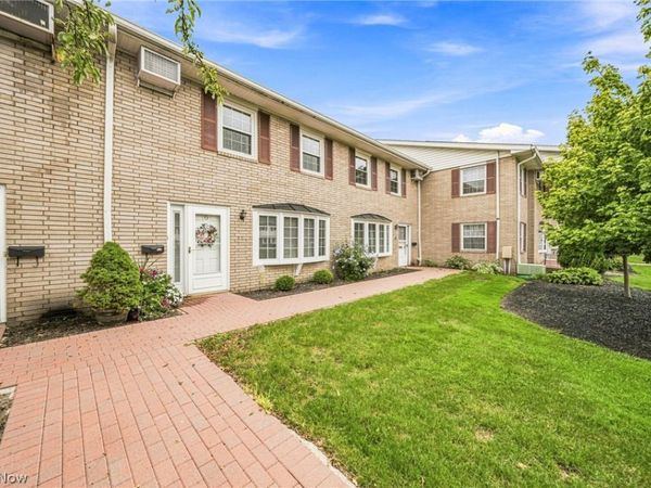 9 Meadowlawn Drive, Unit 6, Mentor, OH 44060