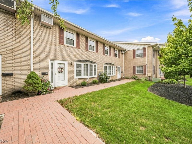 9 Meadowlawn Drive, Unit 6, Mentor, OH 44060 Photo 1