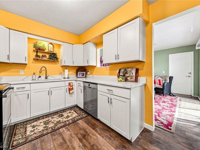 9 Meadowlawn Drive, Unit 6, Mentor, OH 44060 Photo 12