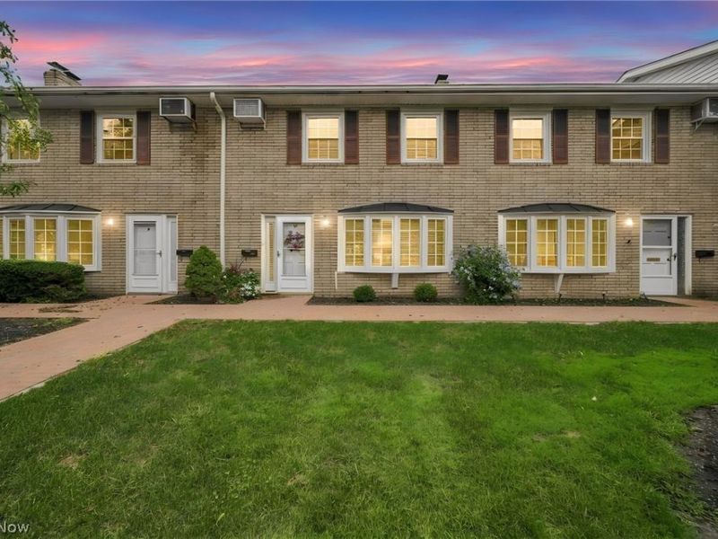 9 Meadowlawn Drive, Unit 6, Mentor, OH 44060 Photo 2