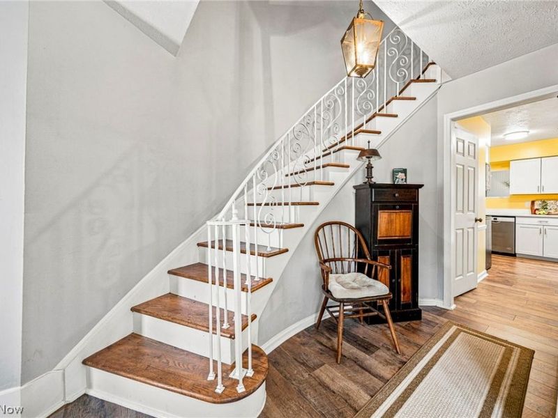 9 Meadowlawn Drive, Unit 6, Mentor, OH 44060 Photo 3