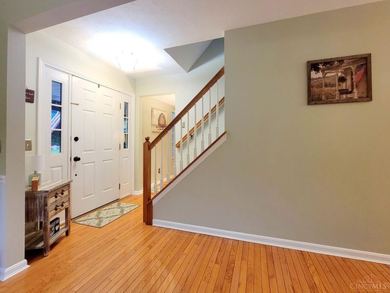 565 Riverbend Court, Fairfield, OH 45014 Photo 3