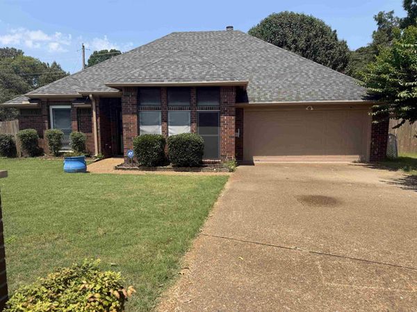 6734 E SPENCER FOREST DR E, Memphis, TN 38141