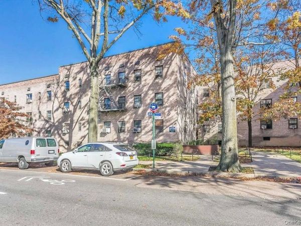 78-11 Main Street , Unit 3F, Kew Gardens, NY 11367