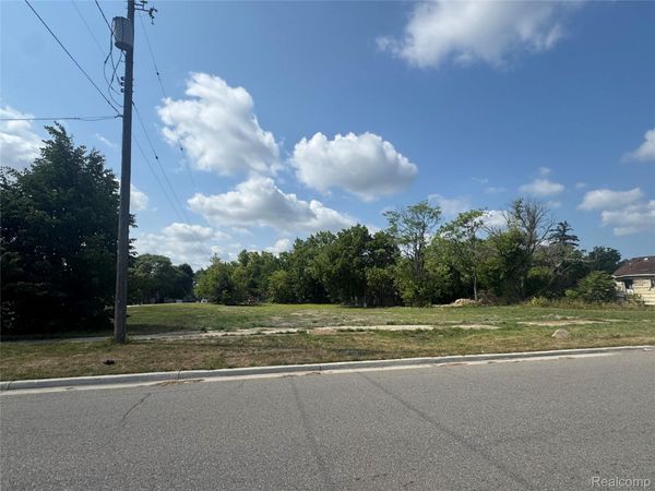 3037 Flushing Road, Flint Township, Mi 48504