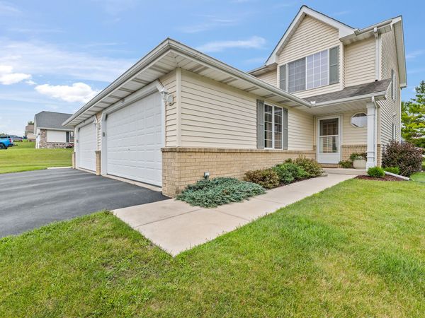 1133 Ellys Way, Slinger, WI 53086