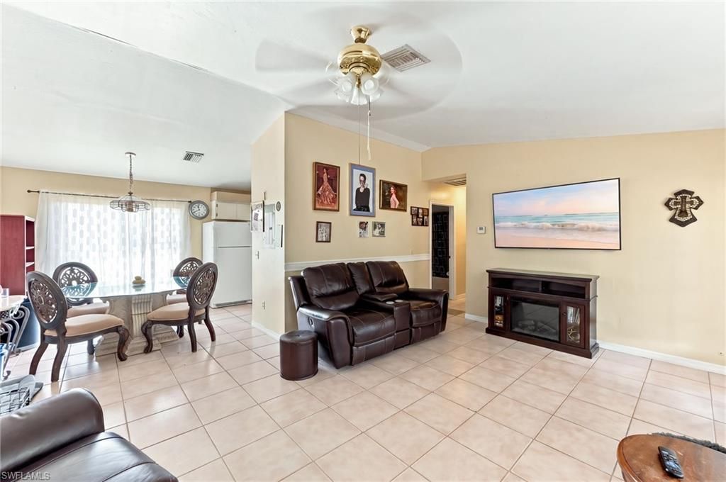 2361 4th Ave Ne, Naples, FL 34120 Photo