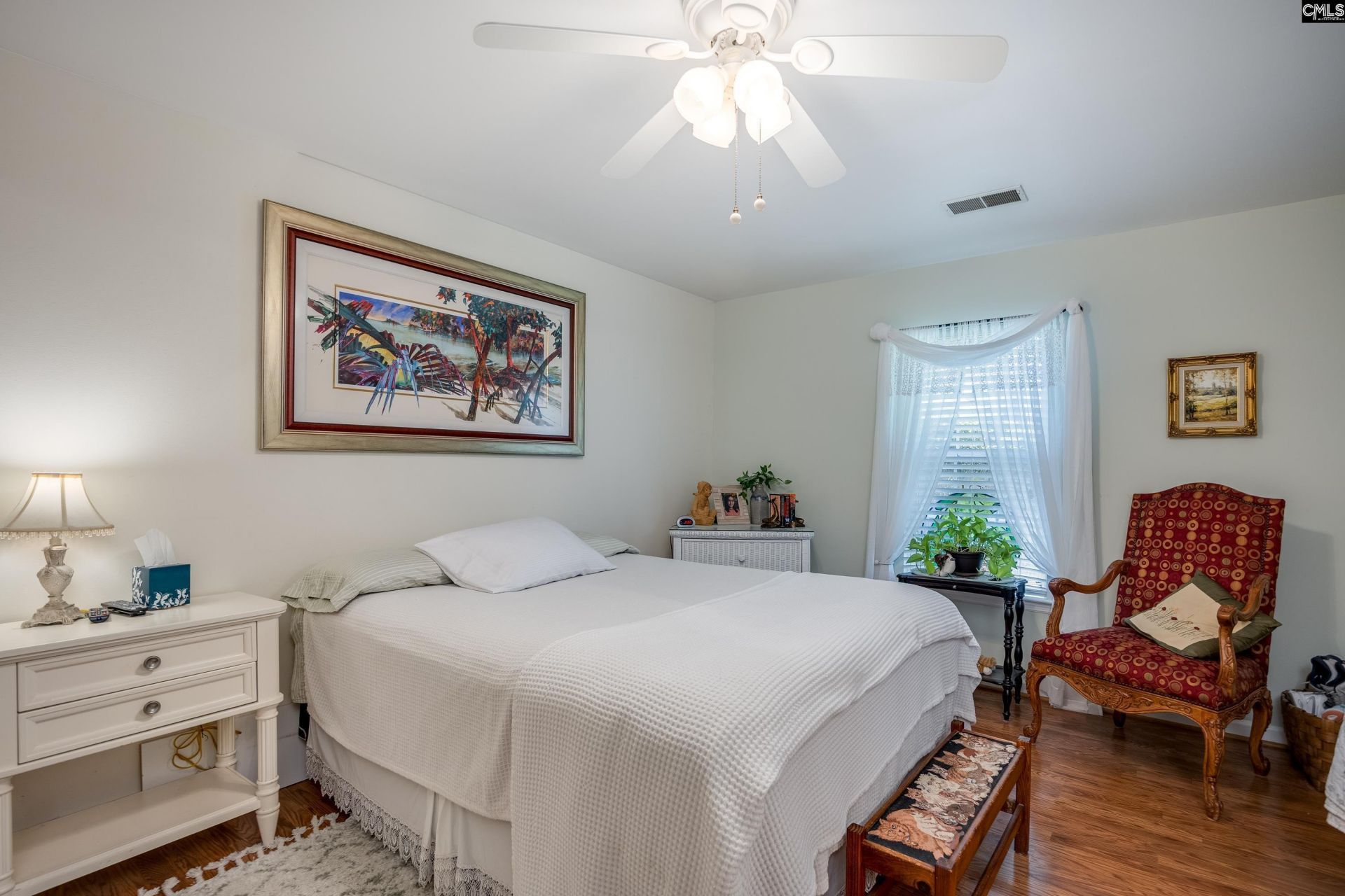200 Twin Oaks Lane  Photo 21