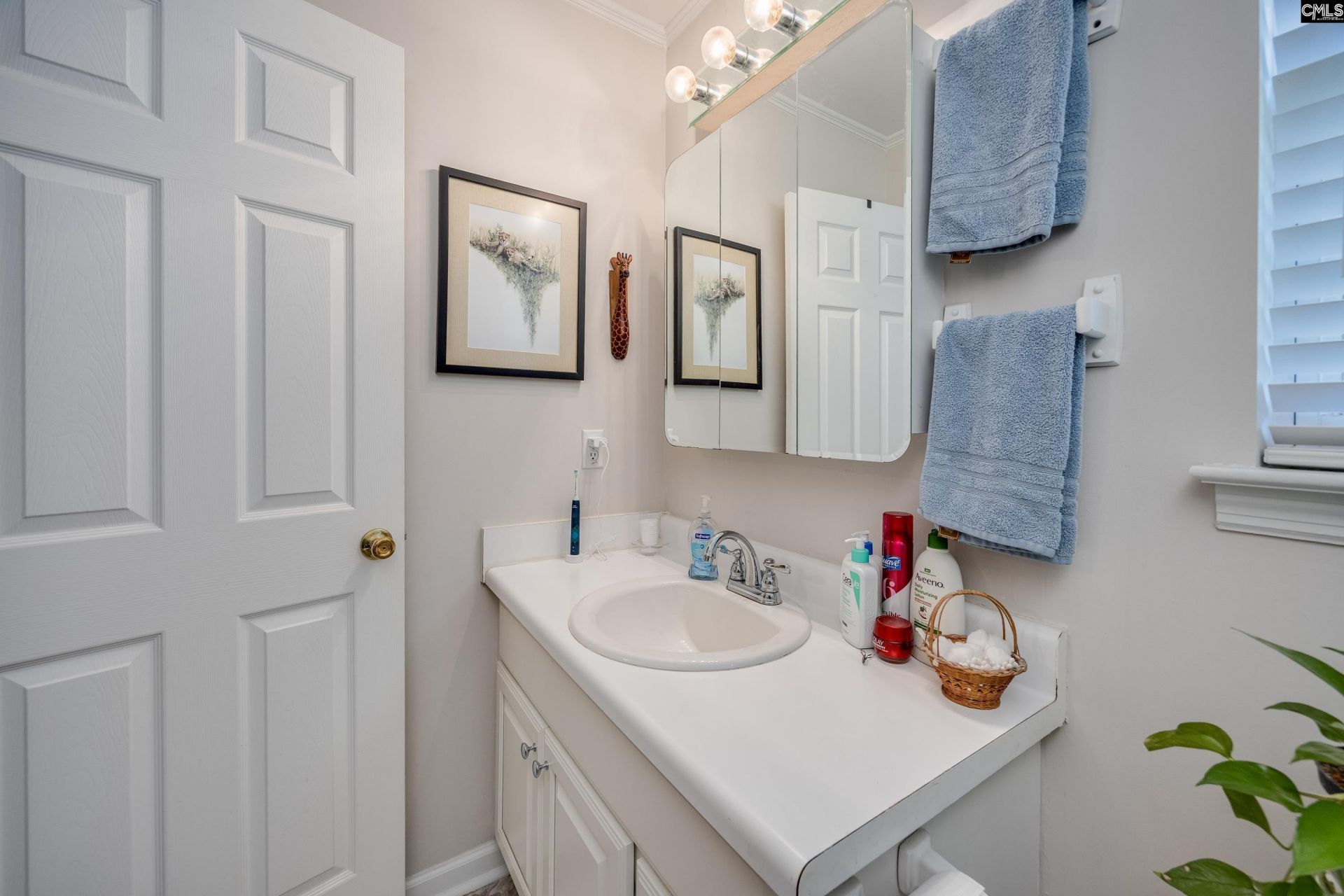 200 Twin Oaks Lane  Photo 24