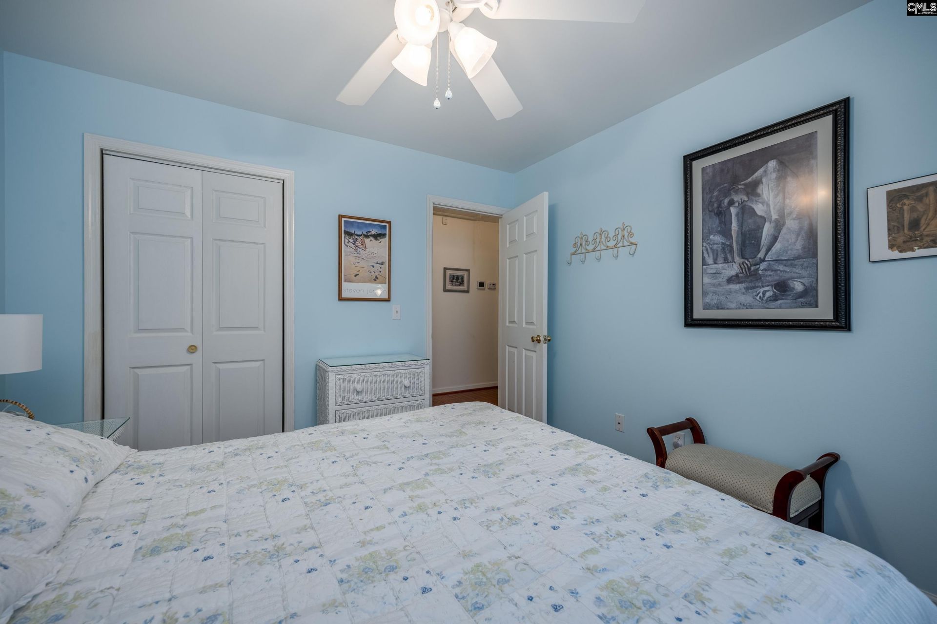 200 Twin Oaks Lane  Photo 29
