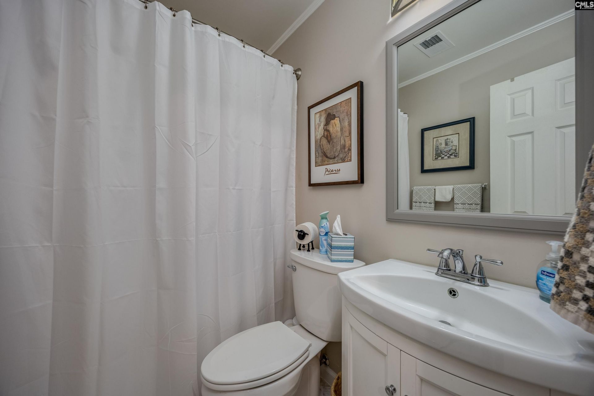 200 Twin Oaks Lane  Photo 33
