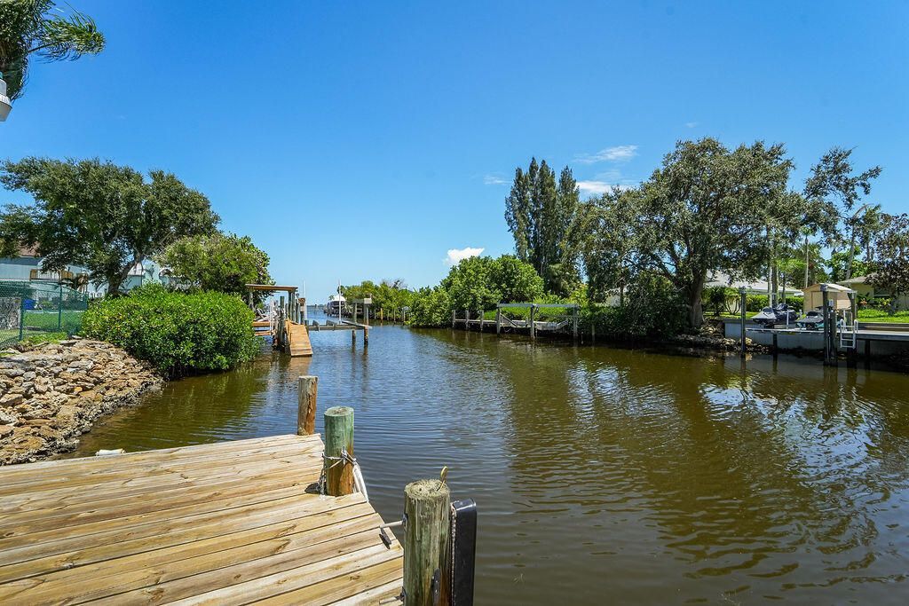 433 12th Street Se, Vero Beach, FL 32962 Photo