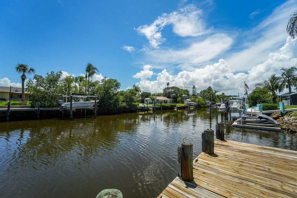 433 12th Street Se, Vero Beach, FL 32962 Photo