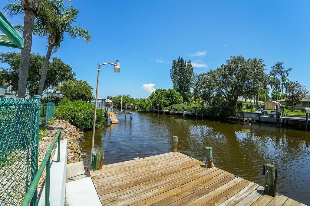 433 12th Street Se, Vero Beach, FL 32962 Photo