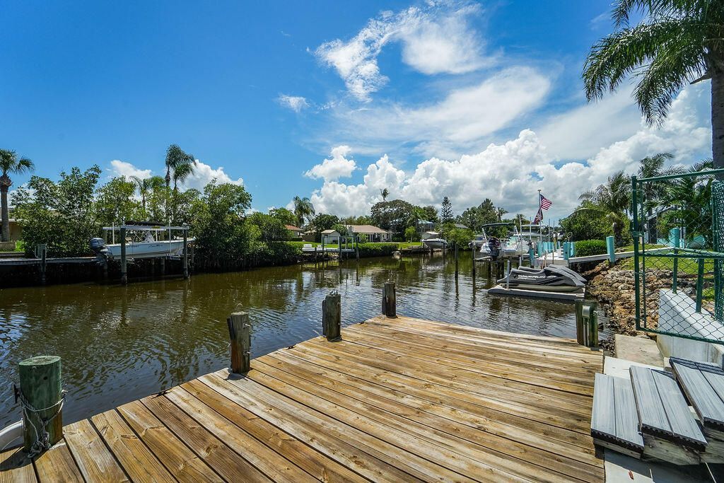 433 12th Street Se, Vero Beach, FL 32962 Photo
