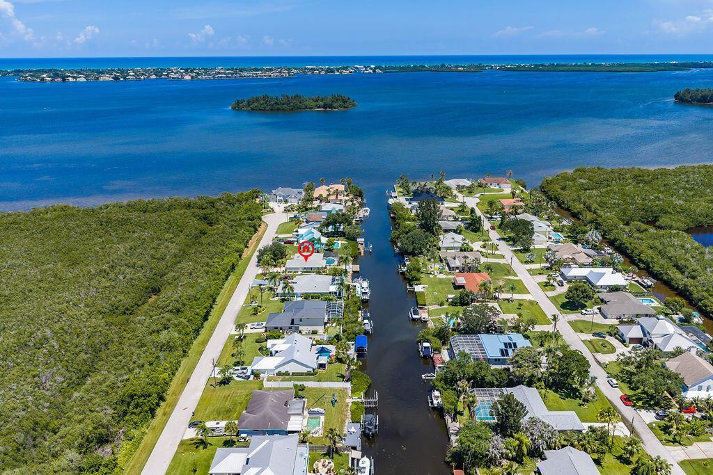 433 12th Street Se, Vero Beach, FL 32962 Photo